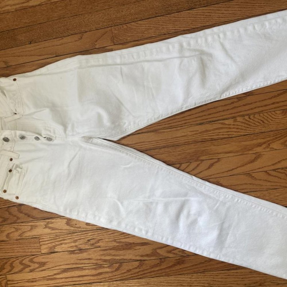 Levi's wedgie cropped jeans in white | size 27